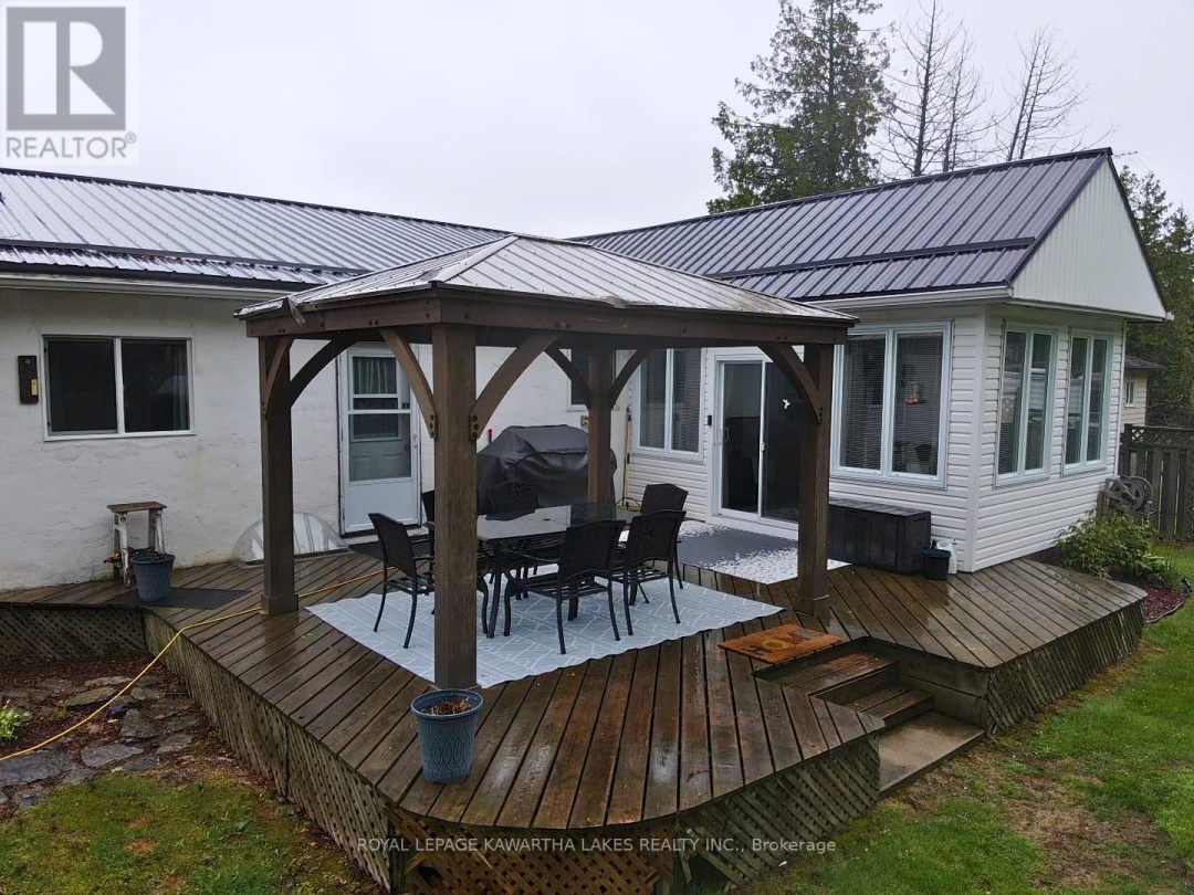 835 Cedar Glen Road, Sturgeon Lake