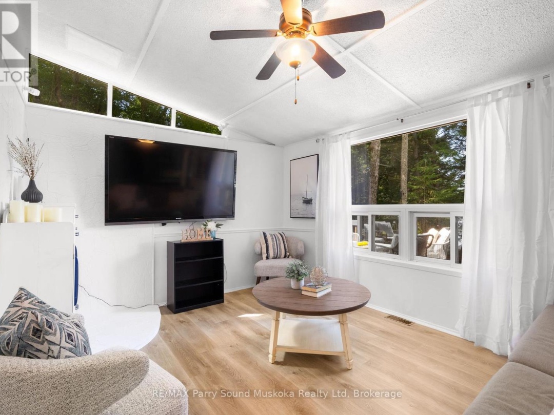 13 Shady Lane, Otter Lake