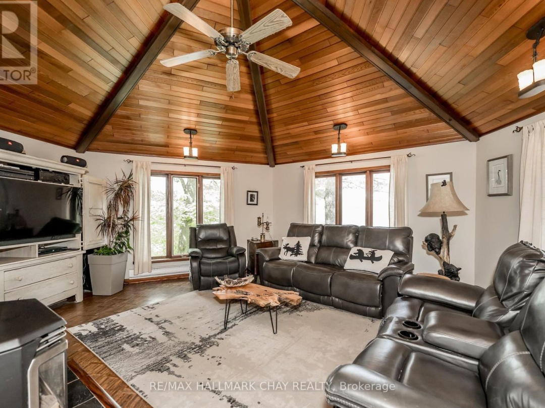 8 EAGLE RIDGE LANE, 