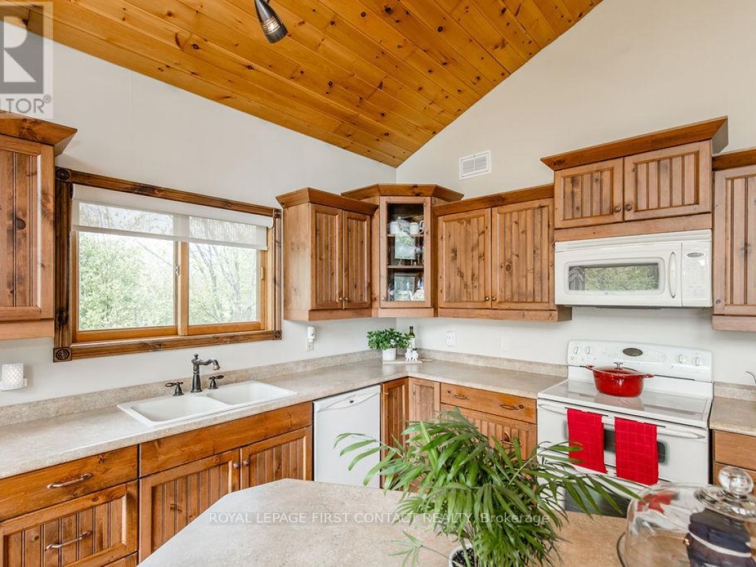 4447 ORKNEY BEACH ROAD, Lake Simcoe