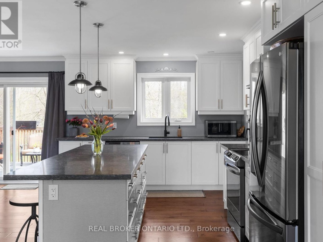95 Simcoe Road, Ramara