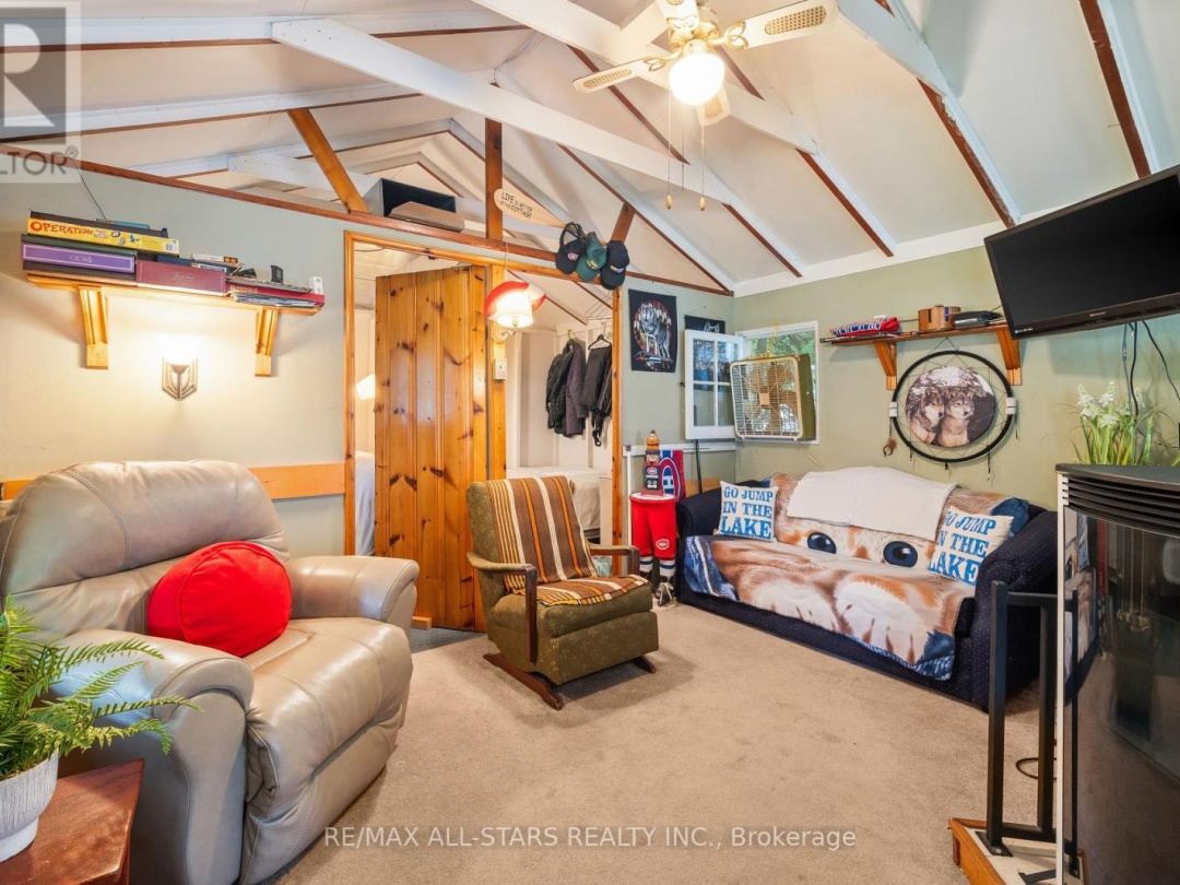 93 STURGEON GLEN ROAD, 