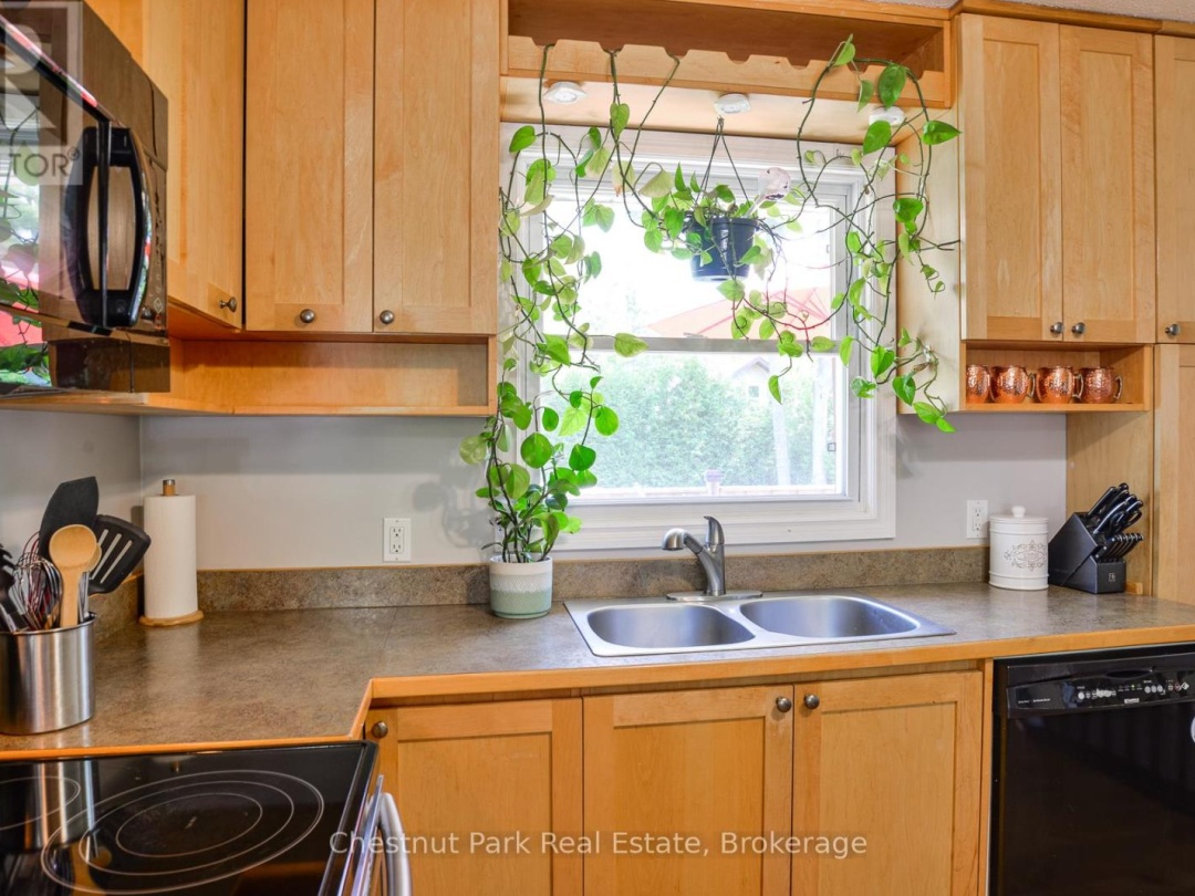 4 PINEWOOD DRIVE, 