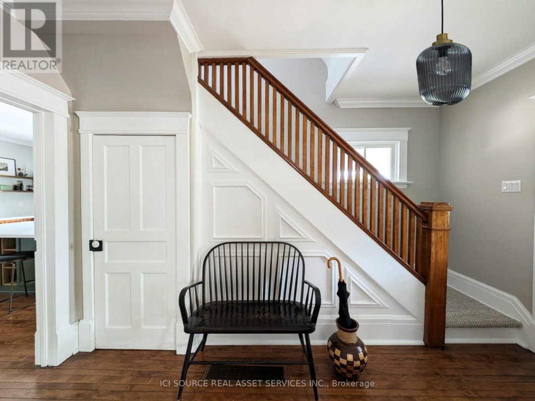 260 COLBORNE STREET W, 