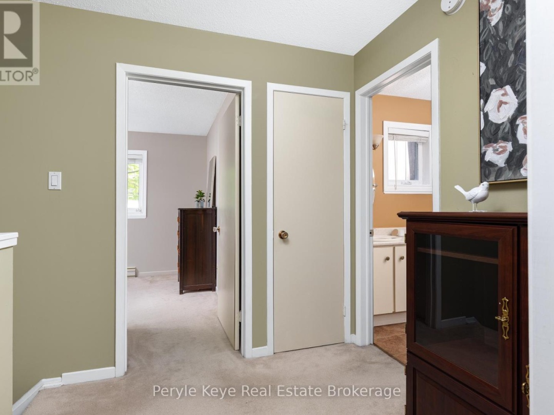 2 63 Southbank Drive, Lake Muskoka