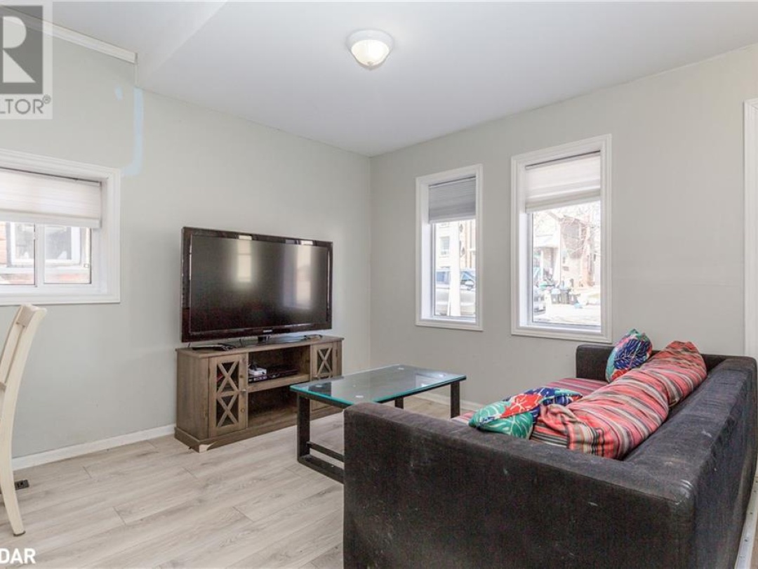 23 Elgin Street, Orillia