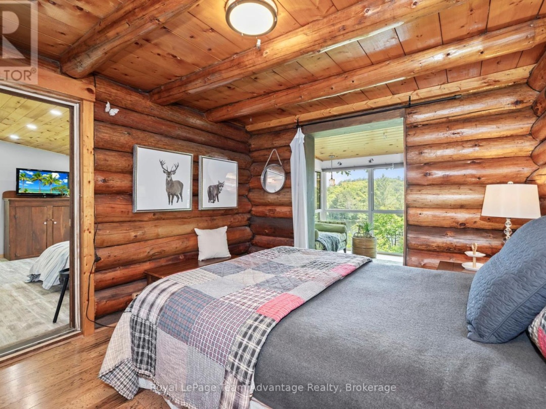 25 LIMBERT LANE N, 