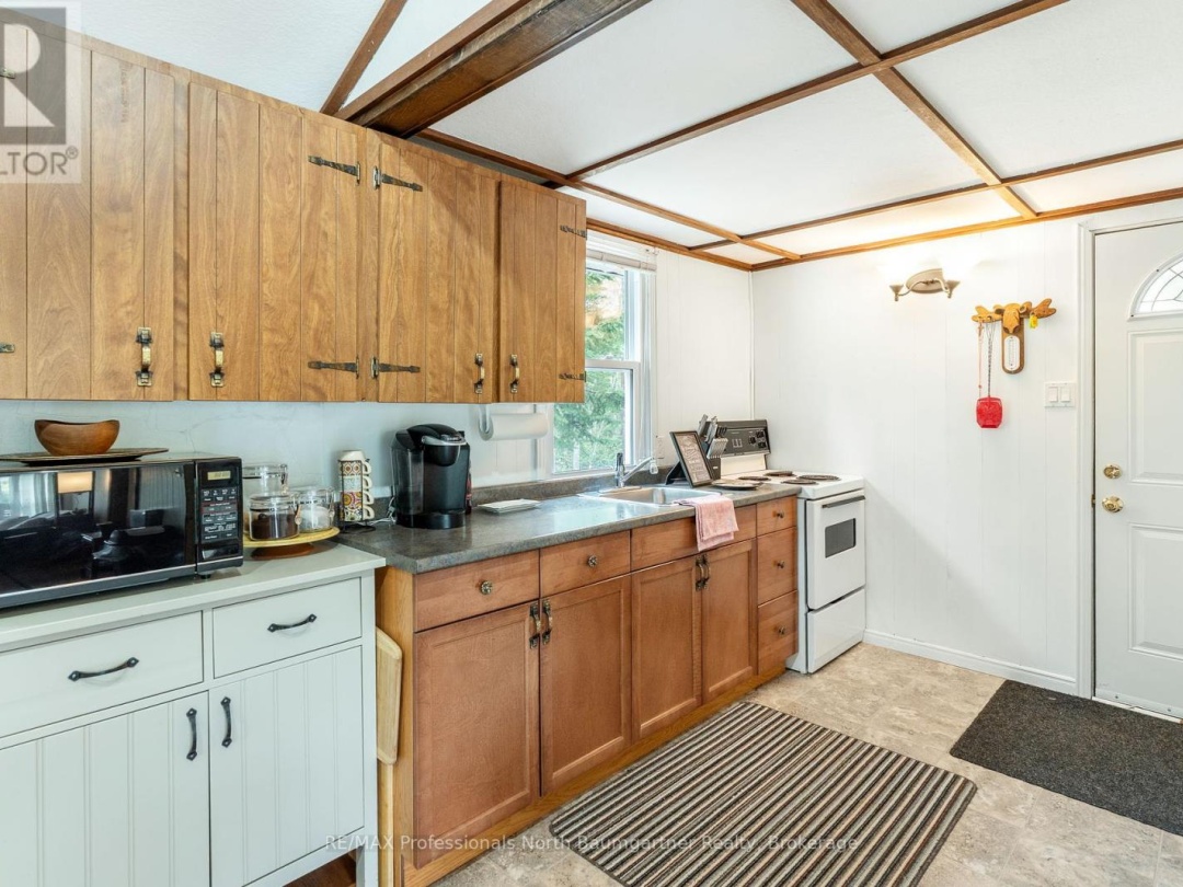 1004 Wilson Heights Trail, Haliburton Lake