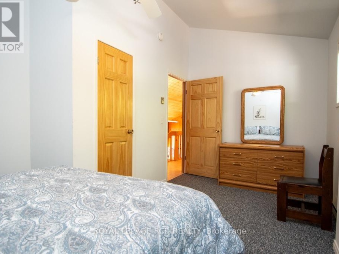 24 Juniper Crescent, Four Mile Lake