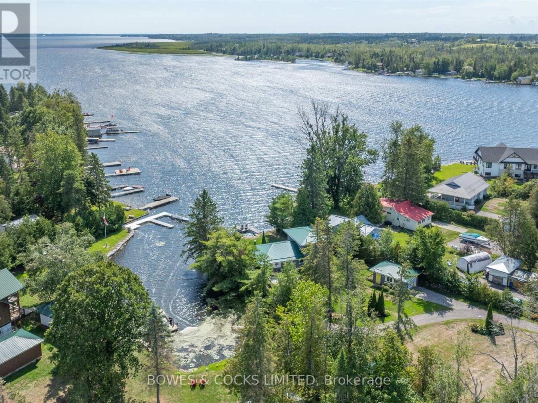 32 STURGEON GLEN ROAD, 