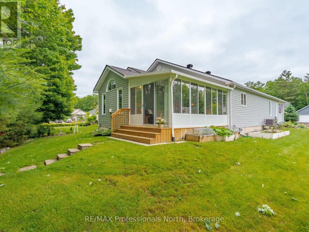 4 RED MAPLE COURT, 