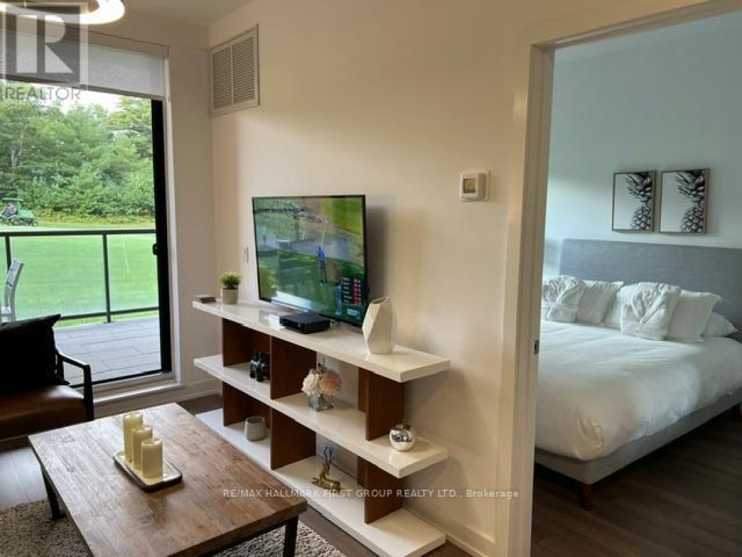 104 - 120 CARRICK TRAIL, 