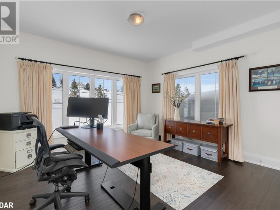 12 Thoroughbred Drive, Oro-Medonte