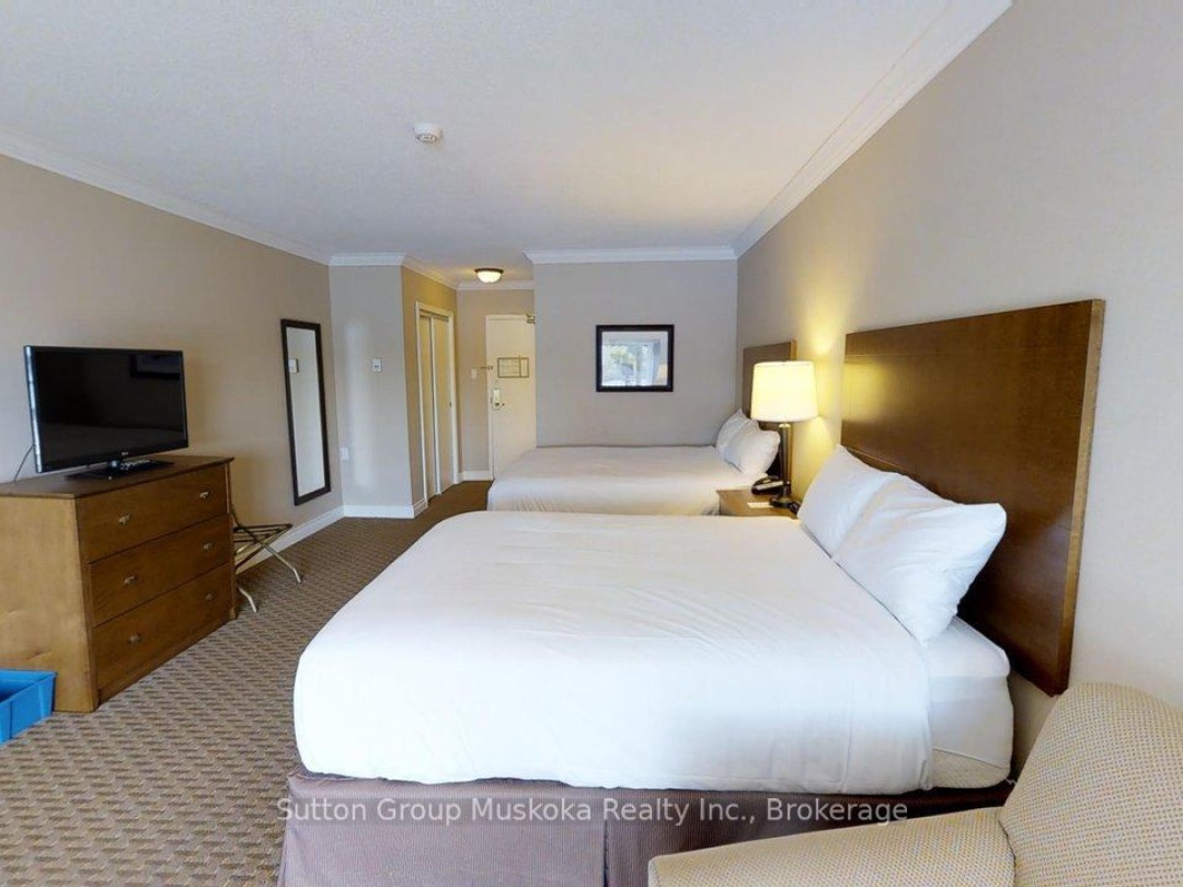 421 - 421 BAYSHORE - DEERHURST DRIVE, 