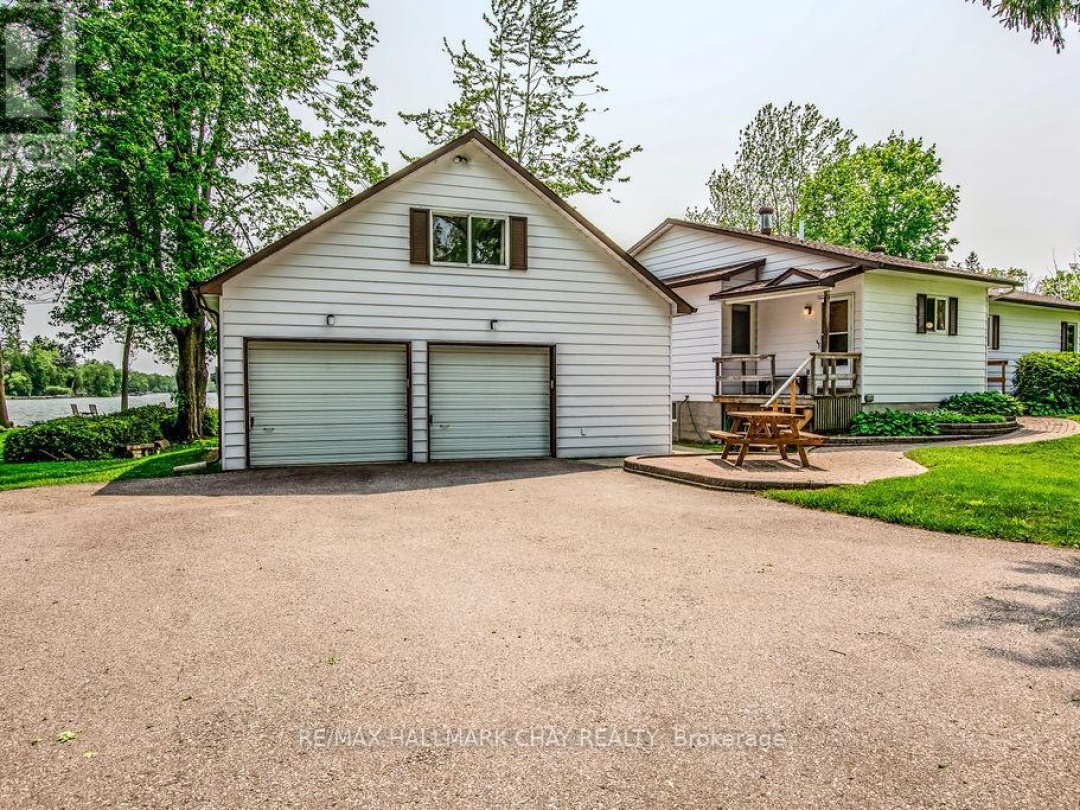5566 Gray's Bay Road, Lake Couchiching