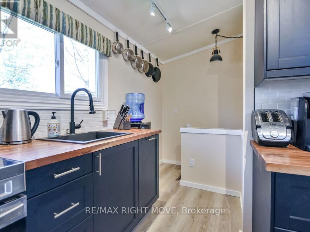 7697 WEST RIVER ROAD, Severn Lake