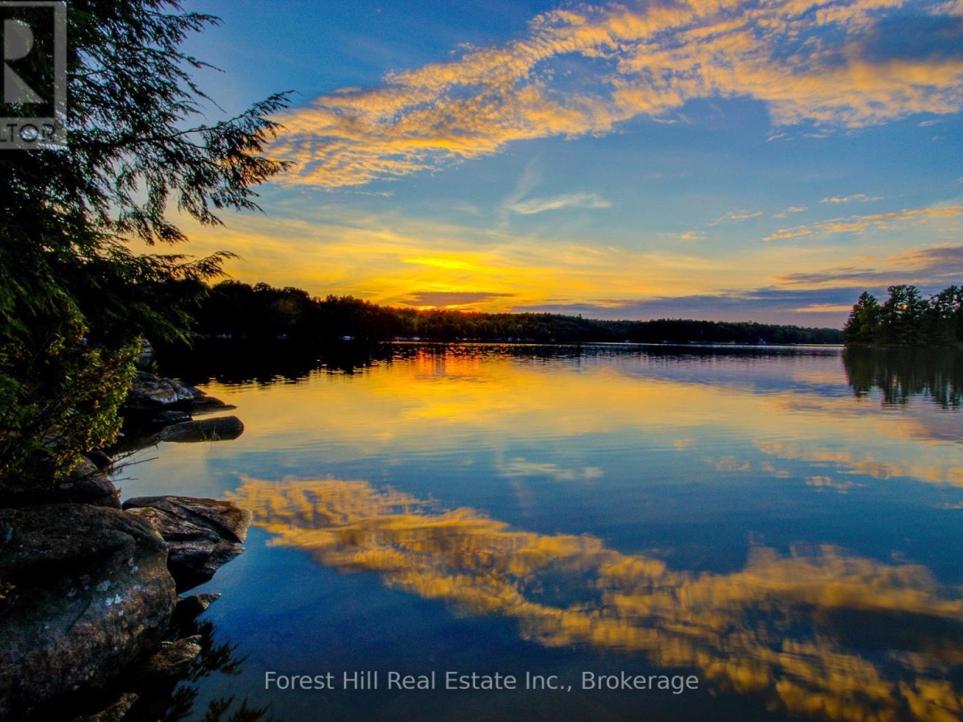 21 LAKEVIEW CRESCENT, 