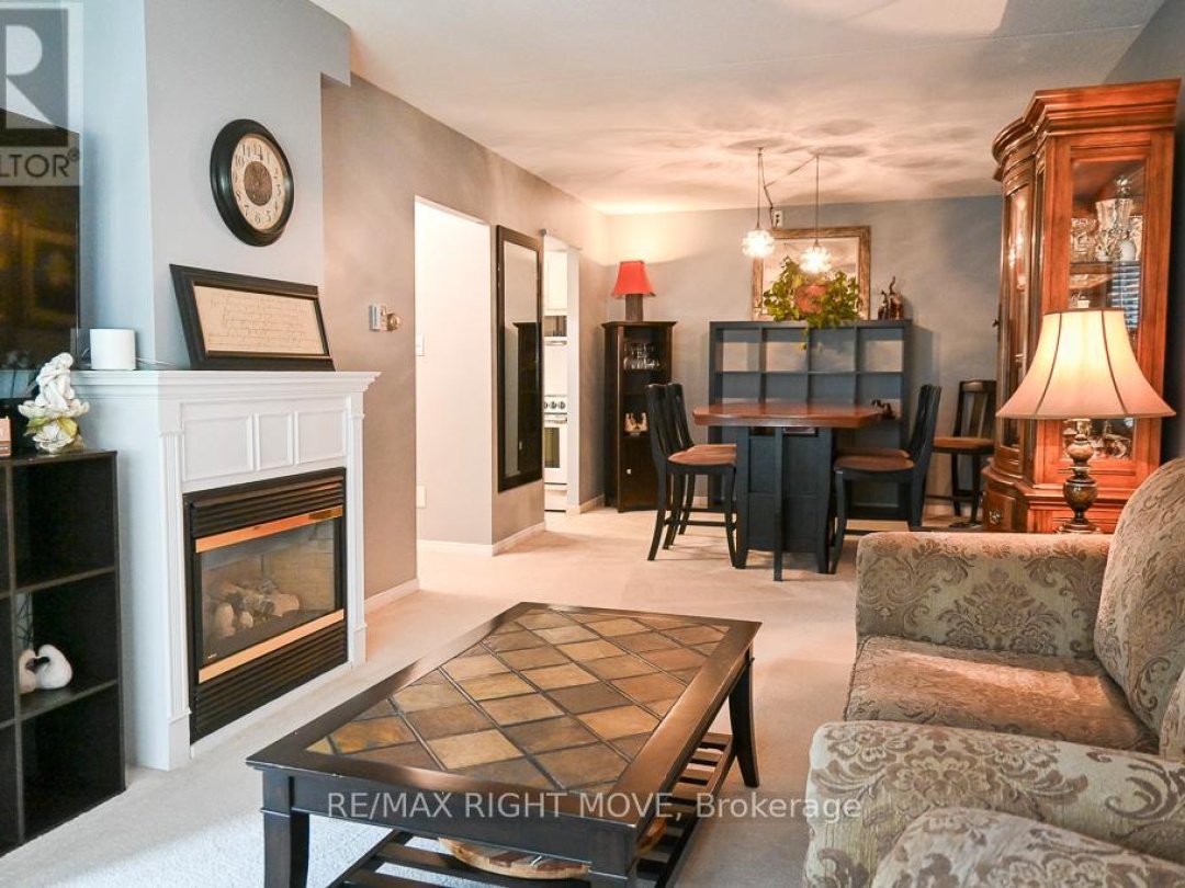102 54 Fittons Road W, Orillia