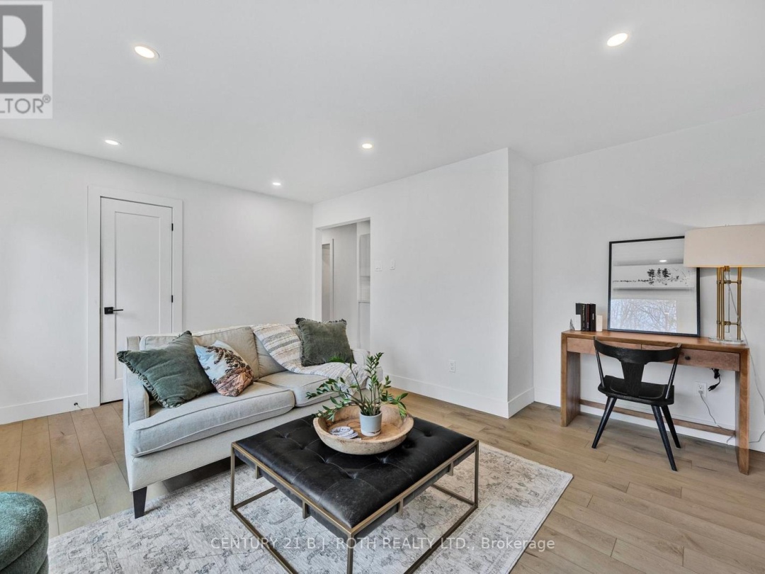 185 SILVER BIRCH CRESCENT, 