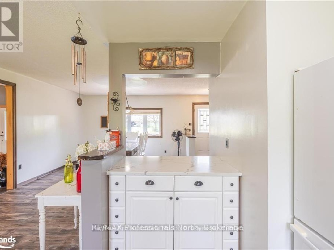 1026 DEWEY STREET, 