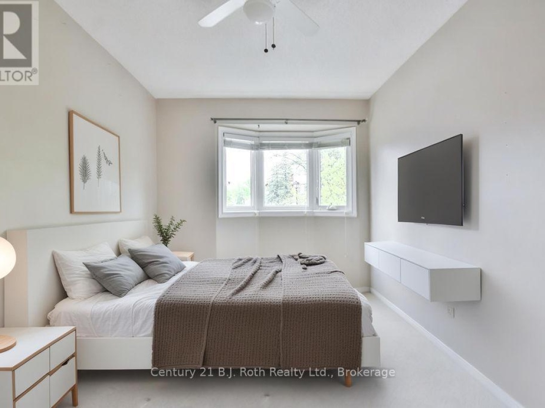 9 492 Laclie Street, Orillia