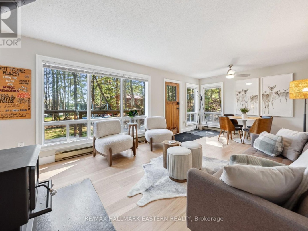 1025 Dickies Lane, Gooderham Lake