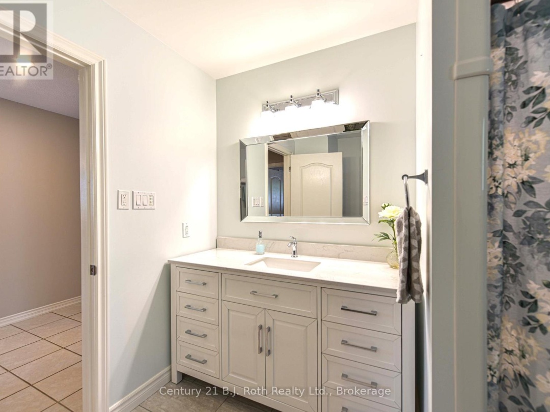 3196 Monarch Drive, Orillia