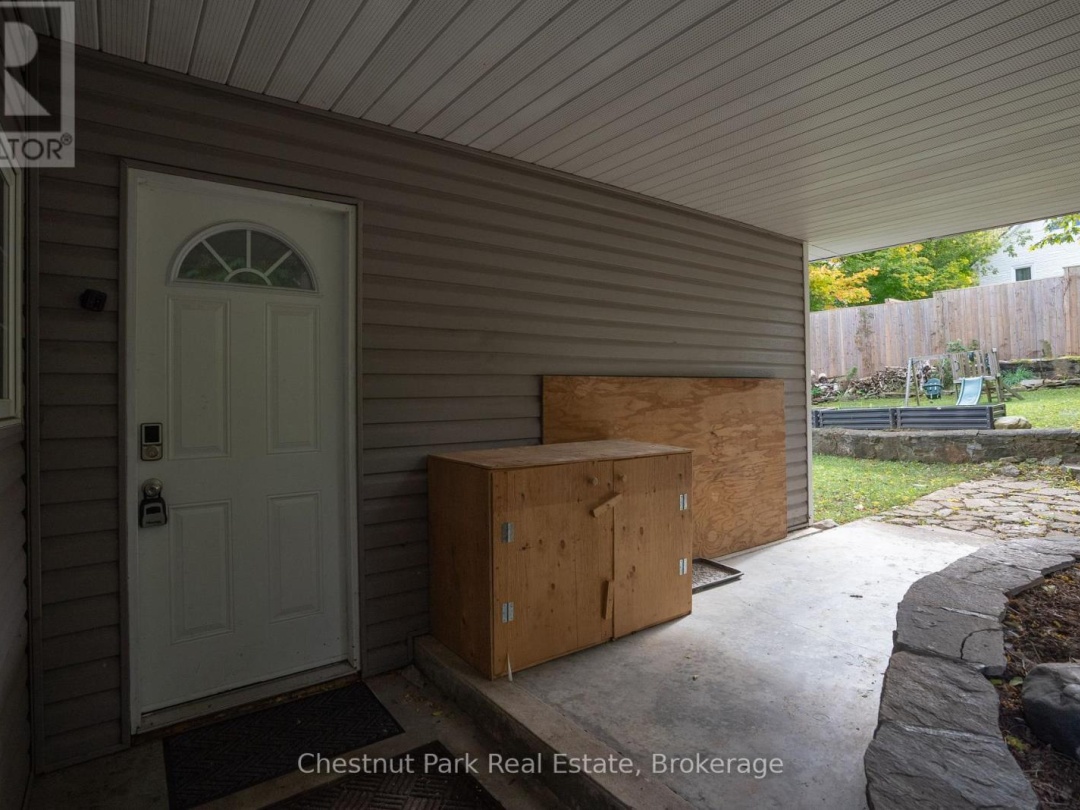 3 CORA STREET E, 