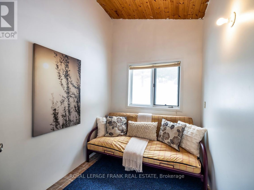 121 BALL POINT ROAD, Lake Scugog