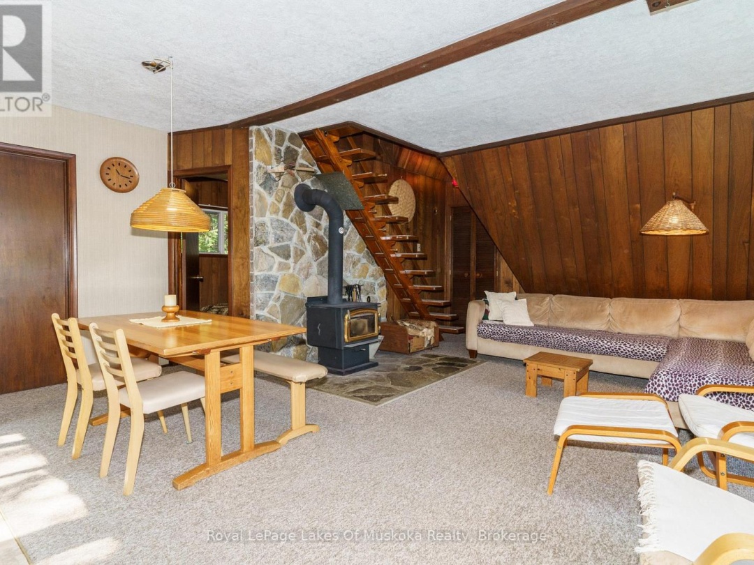 1363 West Oxbow Lake Road, Oxbow Lake