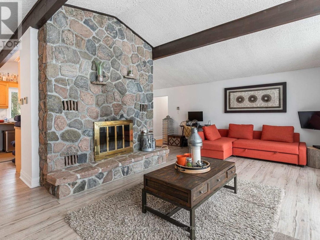 1088 Gravel Pit Drive, Canning Lake