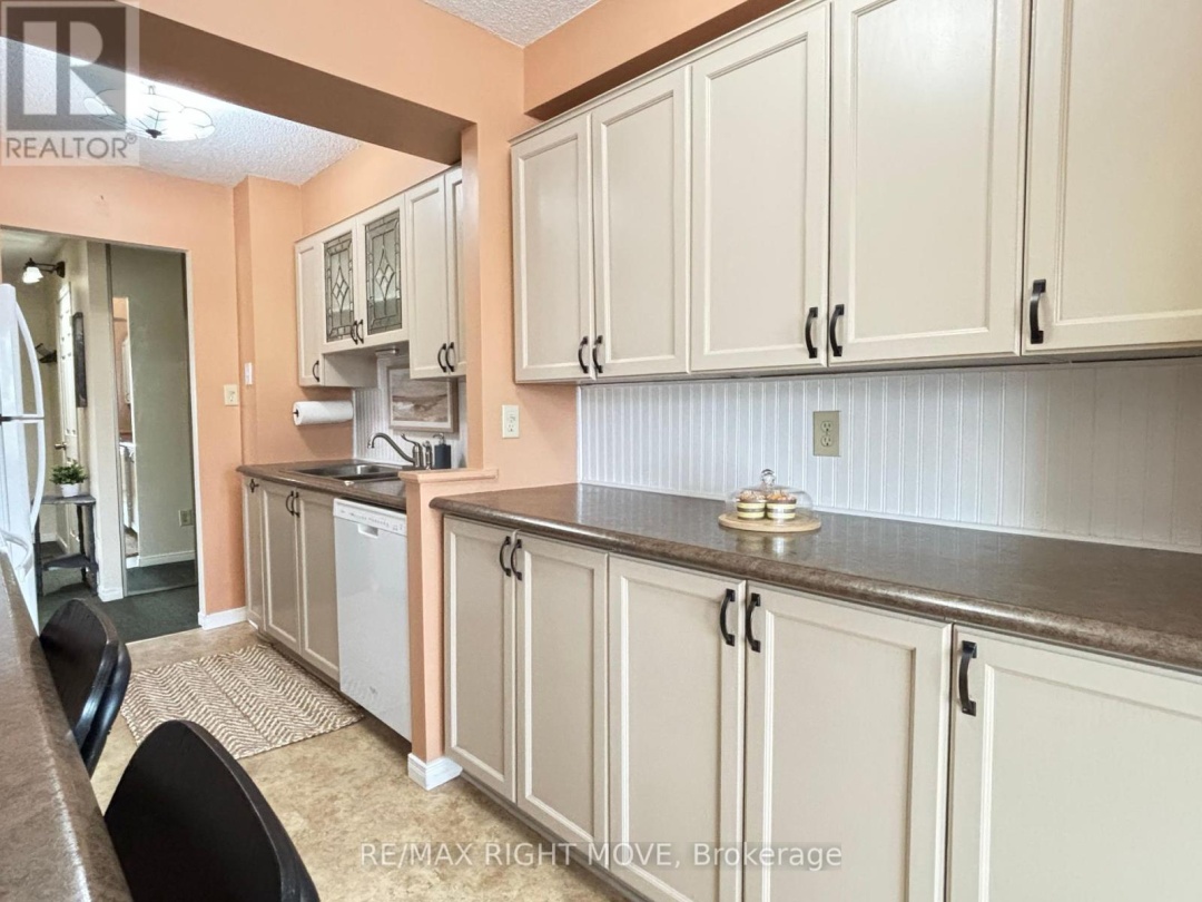 103 54 Fittons Road W, Orillia