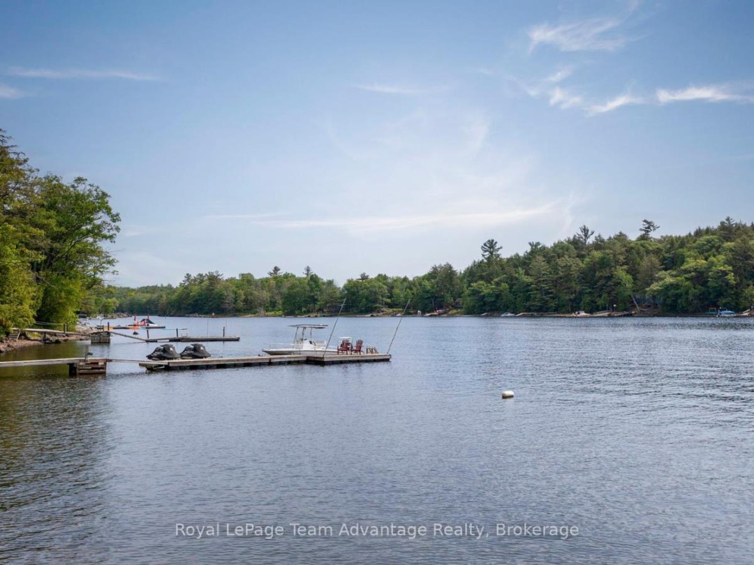 24 B717 ISABELLA ISLAND, 