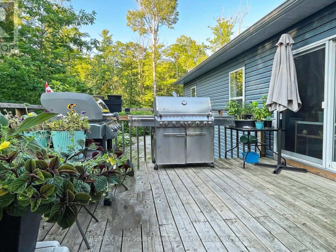 52 Meadows Avenue, Tay