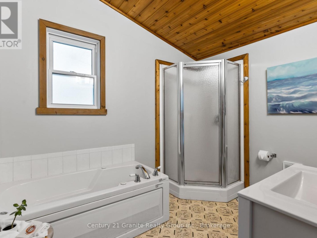1027 Heney Trail, Big Hawk Lake