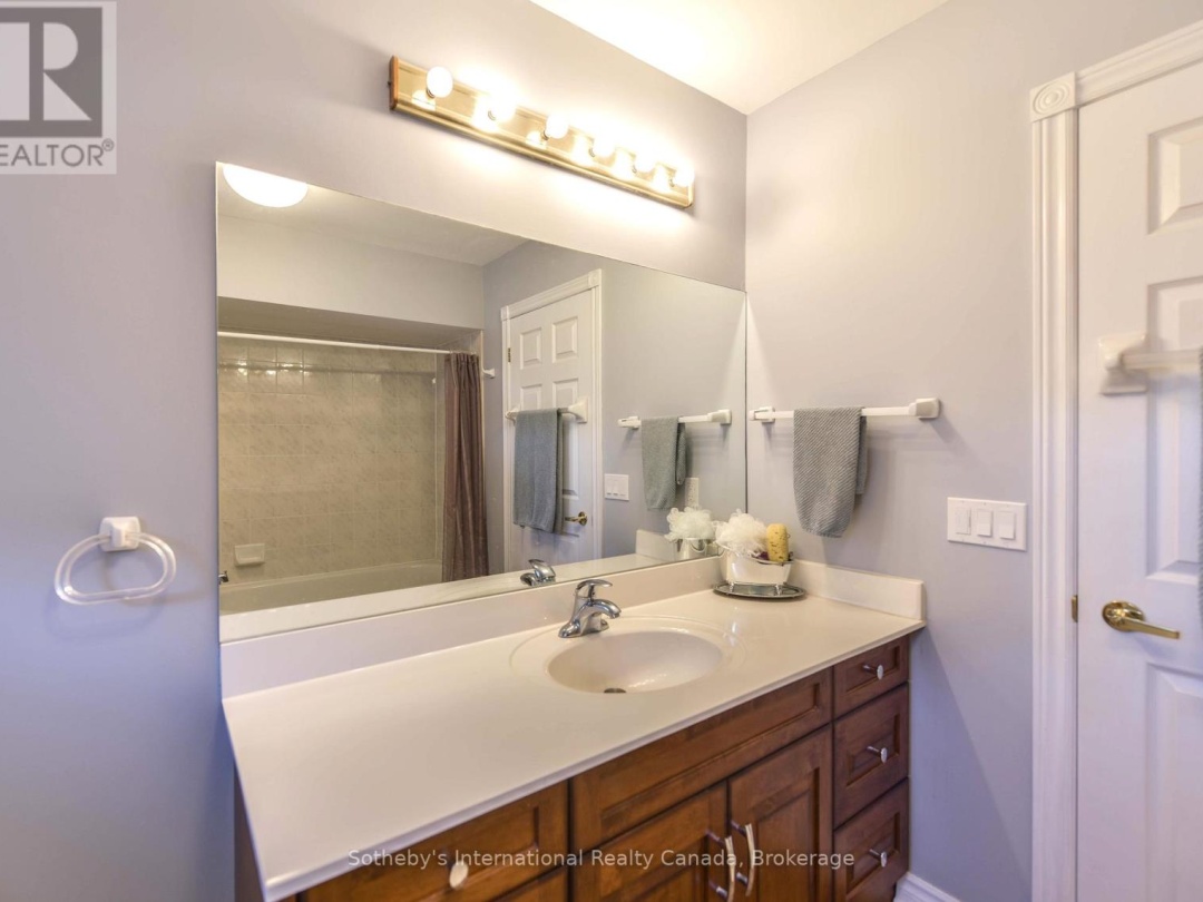 104 10 Museum Drive, Orillia
