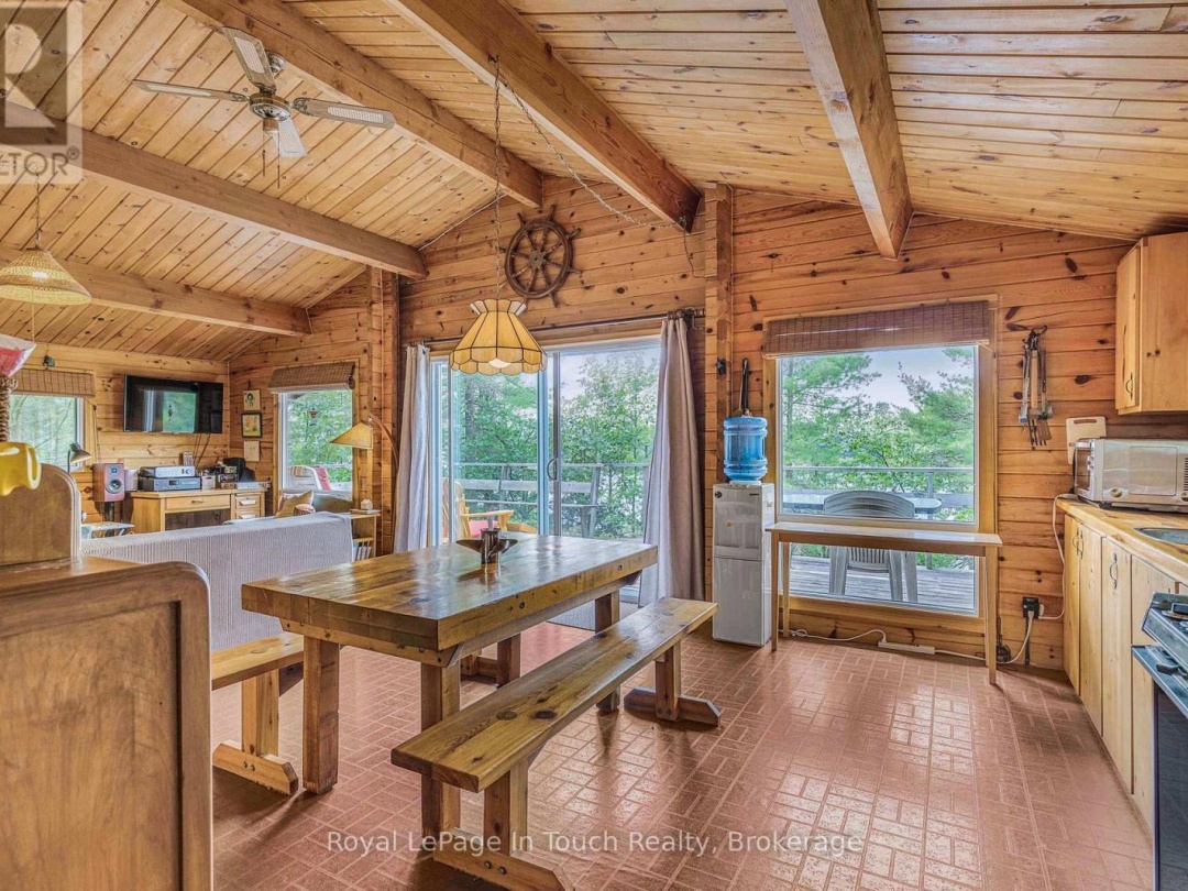 B207 10 Wahsoune Island, Georgian Bay