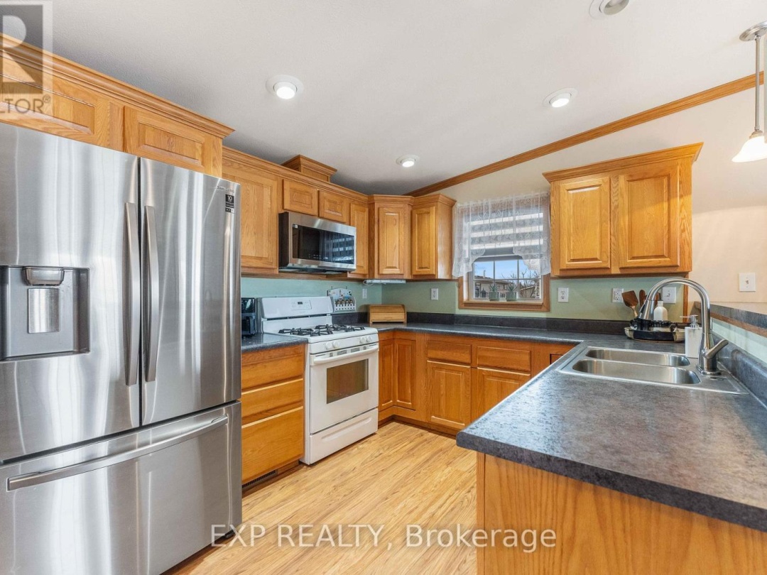 56 CREEKSIDE CIRCLE, 