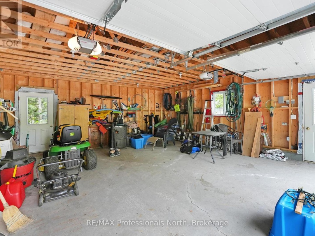 1093 Comak Crescent, St Nora Lake