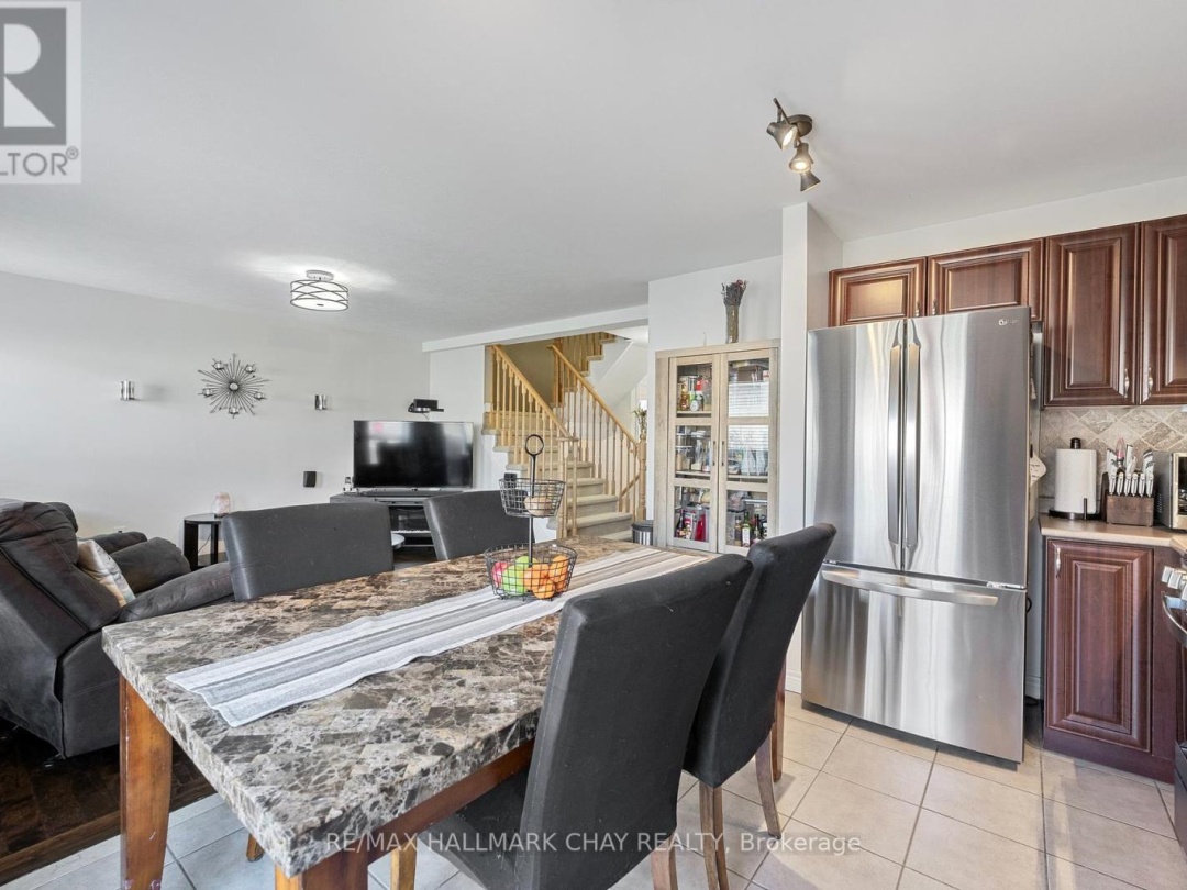 5 800 West Ridge Boulevard, Orillia