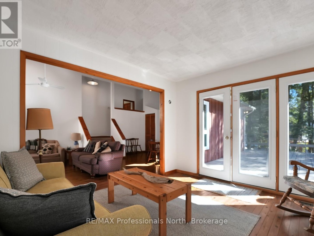 6547 Kennisis Lake Road, Kennisis Lake