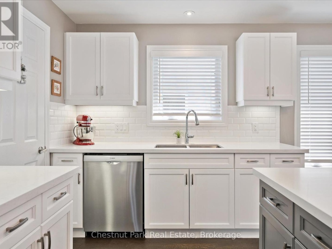 153 PINERIDGE GATE, 