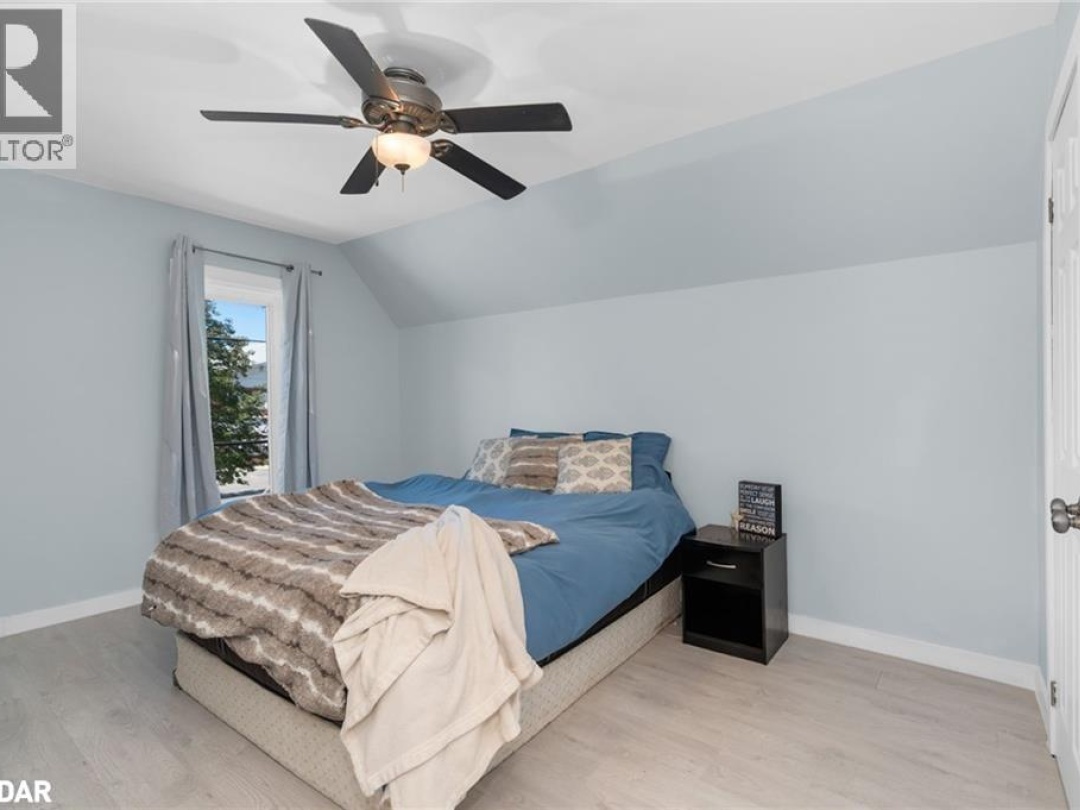 14 FETTERLY Street N, 