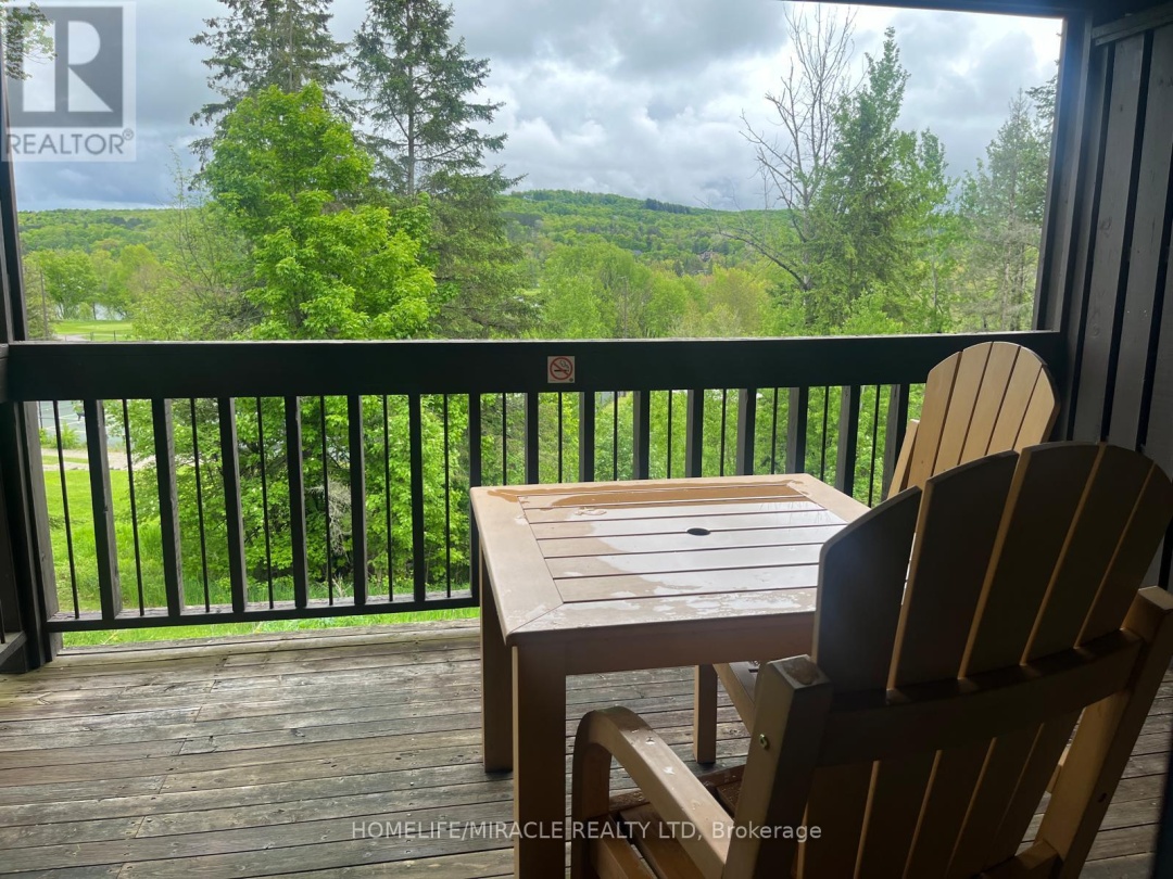 51/104 1235 Deerhurst Drive, Peninsula Lake