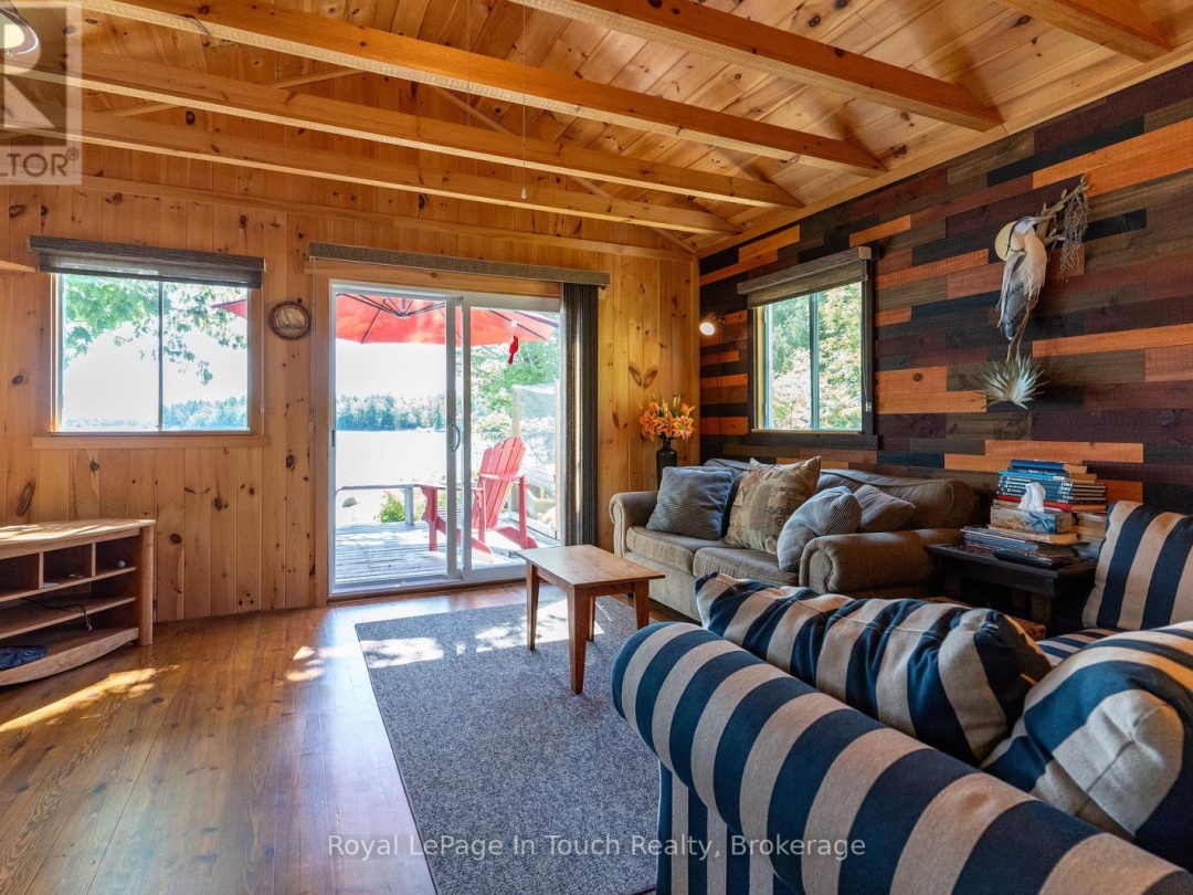 6980 ISLAND 1810, 