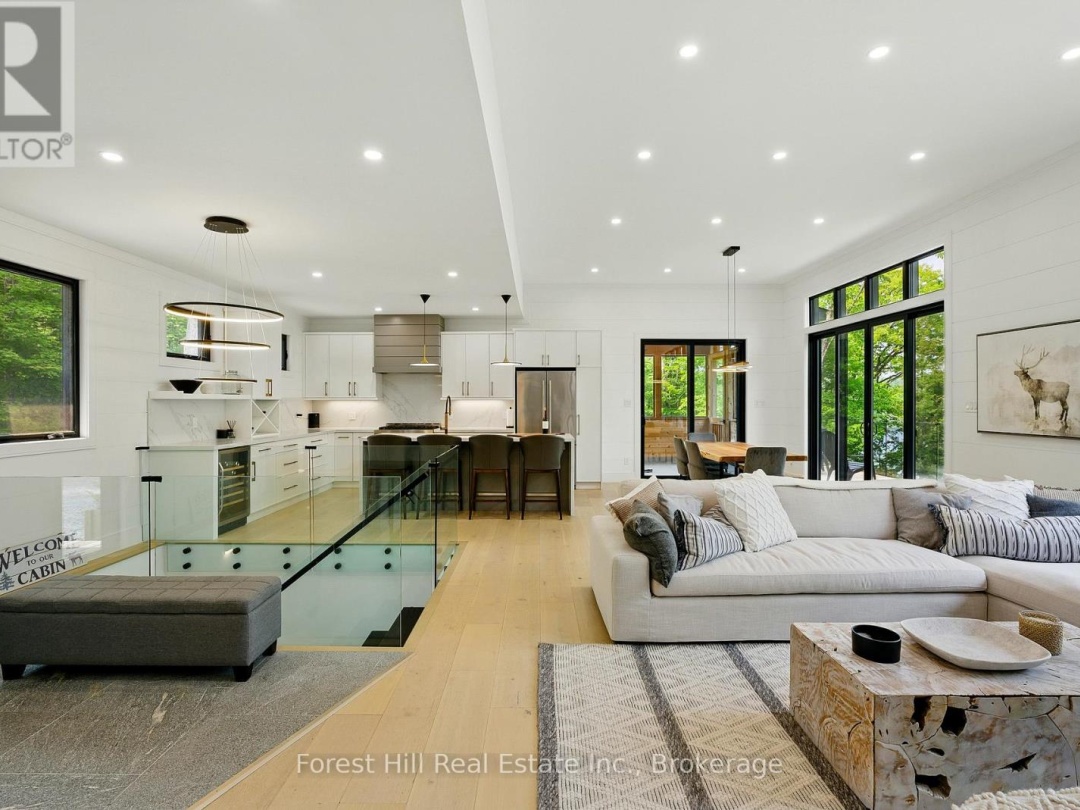 22 Long And Winding Road Road, Silver Lake