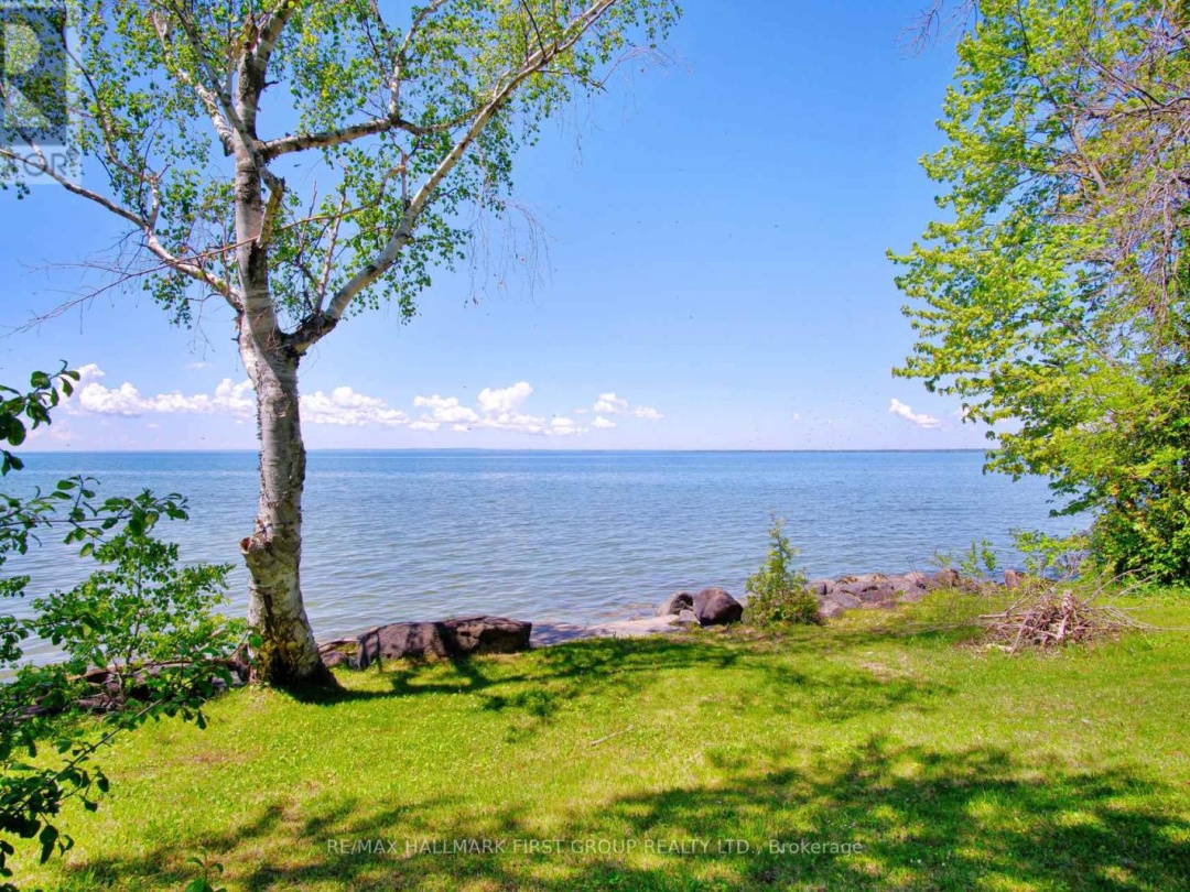 2196 Lakeshore Drive, Lake Simcoe