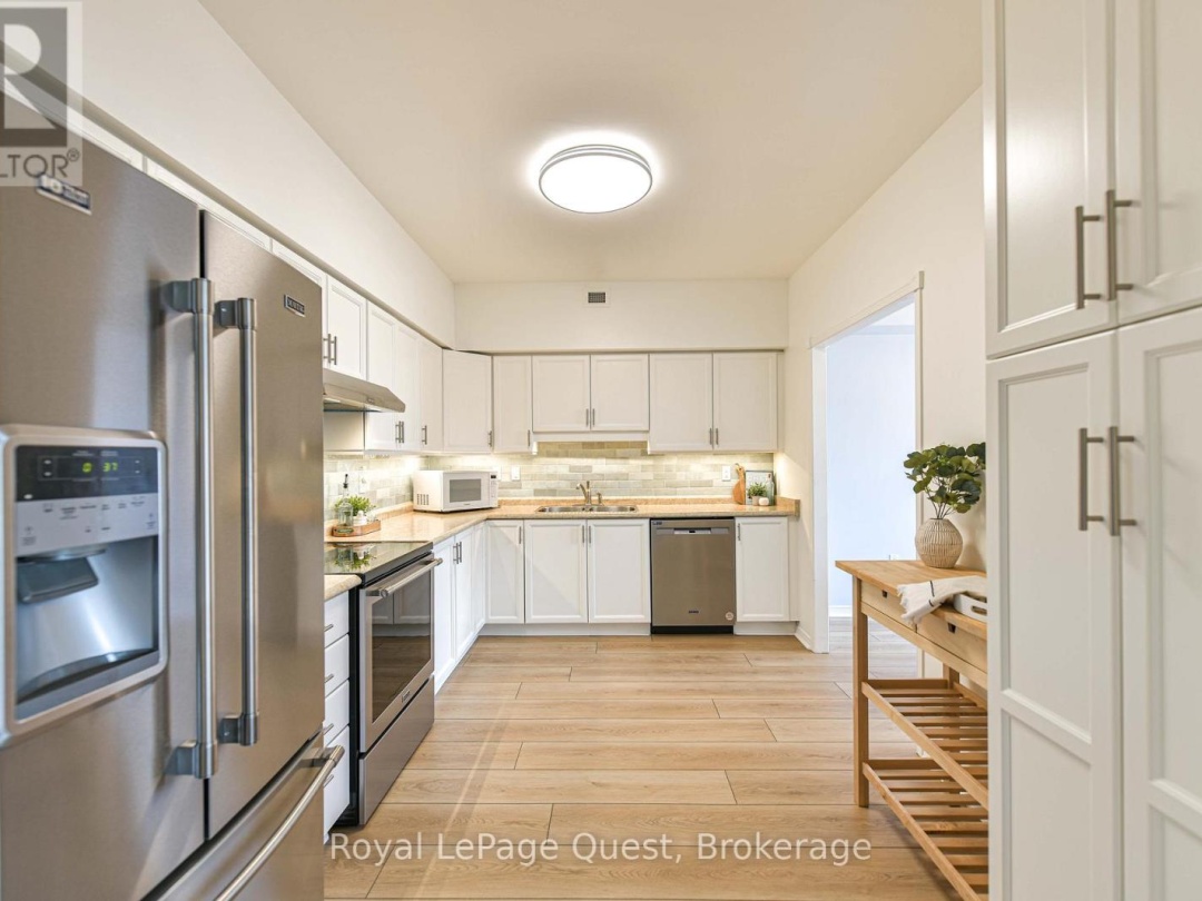 208 - 20 MUSEUM DRIVE, 