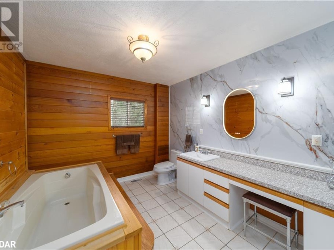 1936 Peninsula Point Road, Sparrow Lake