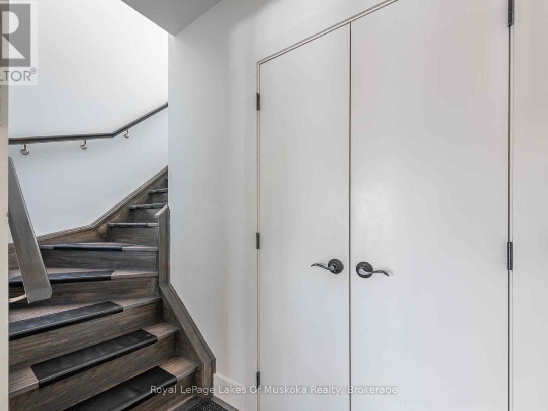 102 3 Tree Tops Lane, Peninsula Lake